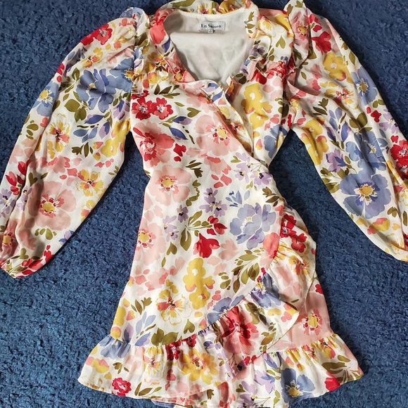 En Saison Floral Long Sleeve Ruffle Wrap Mini Dress - Pastel Garden Party  Small - Picture 3 of 11